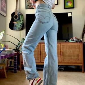 Levis high loose light wash jeans